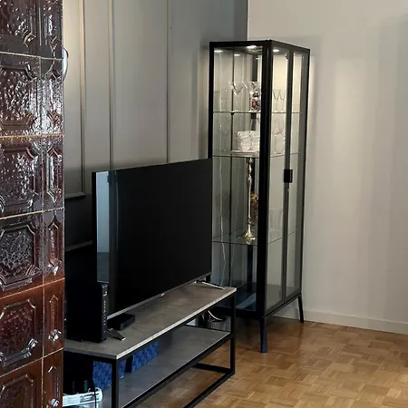 Cozy For Two Brick In The Apartman