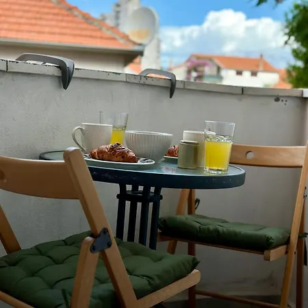 Apartman Cozy For Two Brick In The *